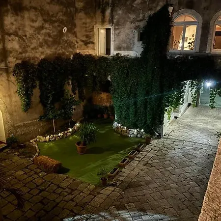 Palazzo Cusani *